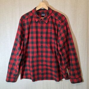 Patagonia Men's L Long Sleeve Button Up Red Black Buffalo Plaid Organic Cotton
